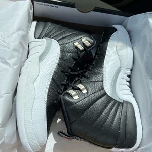 Air Jordan 12 ‘Playoffs’, Size 6Y.